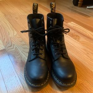 Dr. Martens 1460 Women’s Nappa Leather Lace Up Boots Size US 8 Black